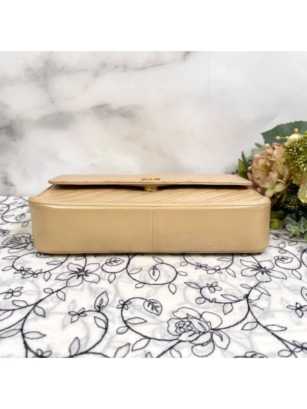 Chanel Vintage Chain Shoulder Bag Beige